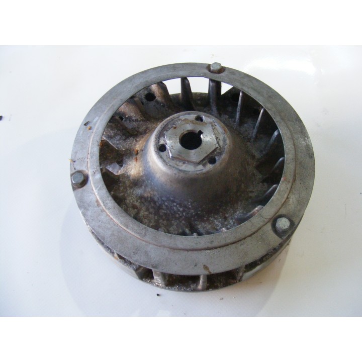 Volant Magnétique 7cv Gutbrod motostandard T150 occasion