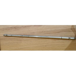 Axe de roue tondeuse L500 D12-1 trou à 28mm du bord D et 28mm du bord G +1 trou à 160mmdu bord emplacement pour circlips