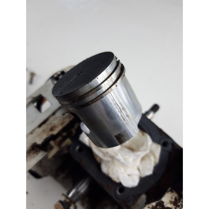 Bloc réservoir tronçonneuse  Stihl 010 OCCASION piston HS