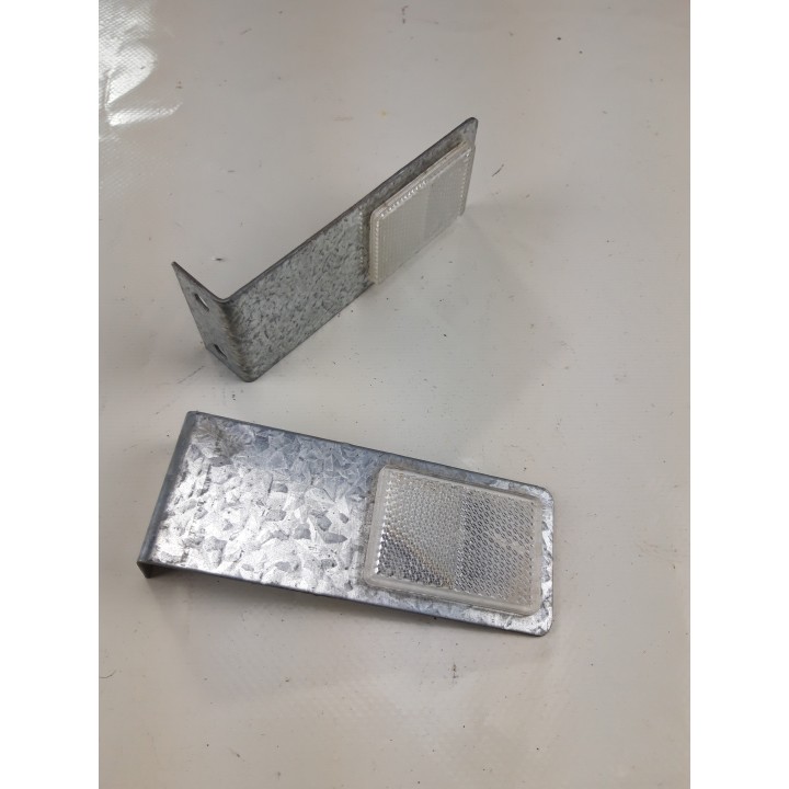 Catadioptre blanc sur support tole galva pour remorque lot de 2 pieces déstockage