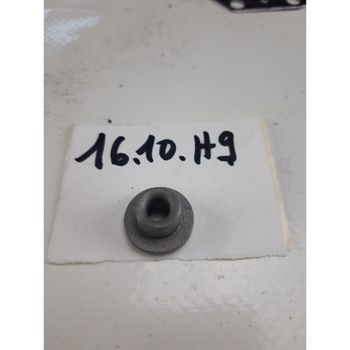 Oeillet de Tête débroussailleuse déstockage 16mmx10mmxhauteur 9mm