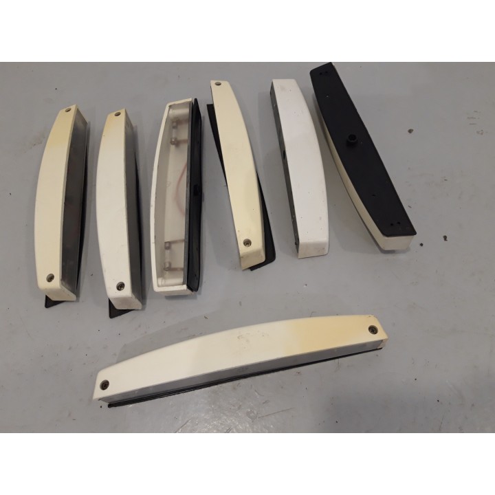Eclaireur de plaque neuf ancien modèle vendu  unitaire en l état avec ampoule