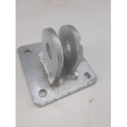 Chape de fixation galvanisée 4 trous D8 entraxe au carré 60mm 1 trous 16 entre plat 15mm