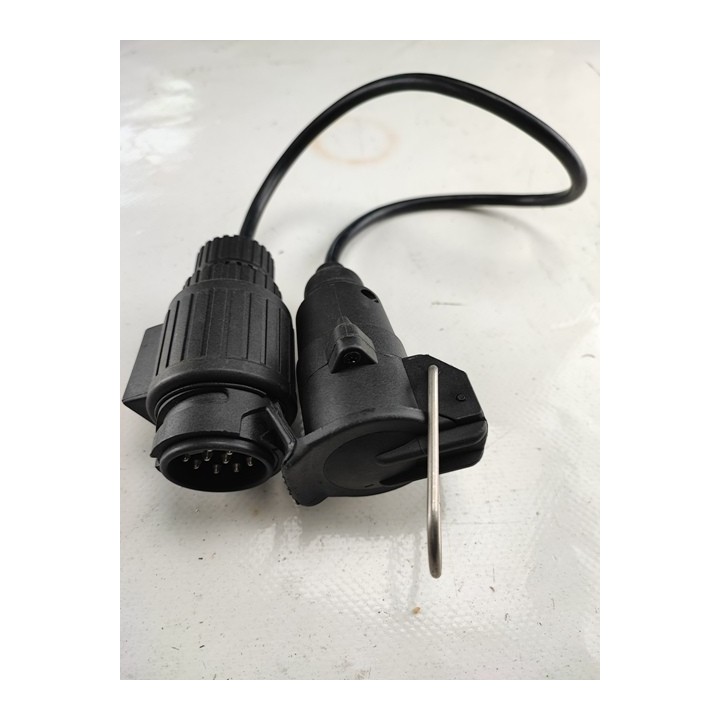 Adaptateur 7 broches coté remorque 13 broches coté voiture avec 50 cm de fil entre les 2 déstockage