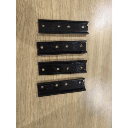 Plaques de débourrage lame motofaucheuse ESM lot de 4 -modéle en U neuves démontées de sur une lame