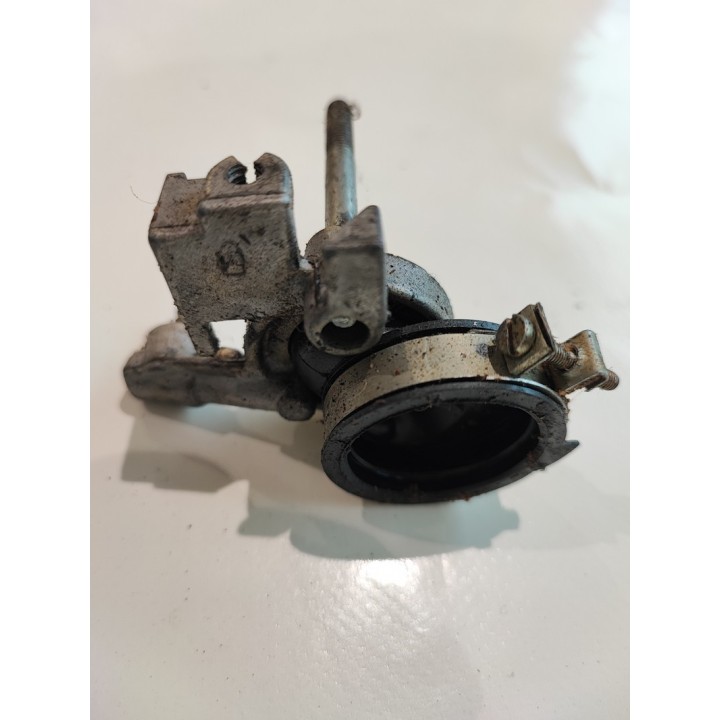 Pipe admission tronçonneuse Stihl 020AV occasion livré sans le collier de serrage